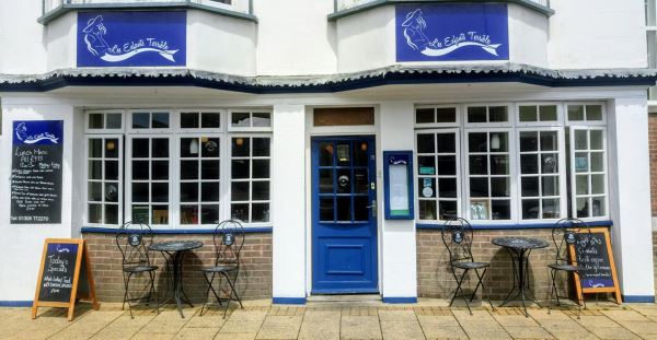 Al fresco dining in Dorset, Les Enfants Terribles