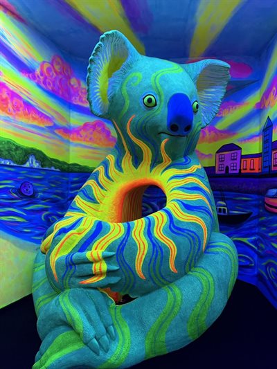 GLOBALLS Weymouth: Glow-in-the-Dark Mini Golf