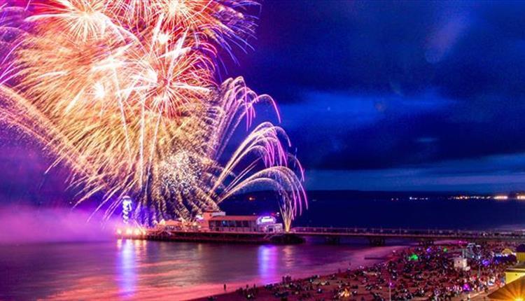 Bournemouth Beach Fireworks - event in Bournemouth