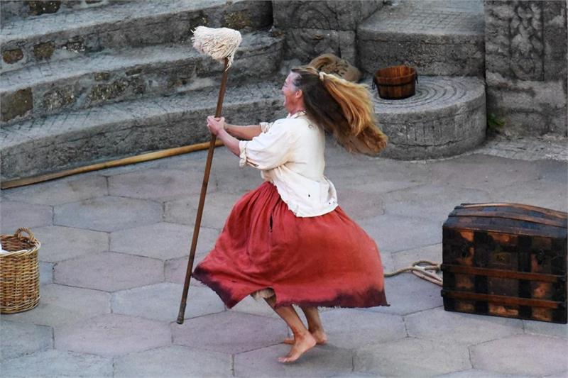Outdoor Theatre: Oh Mary